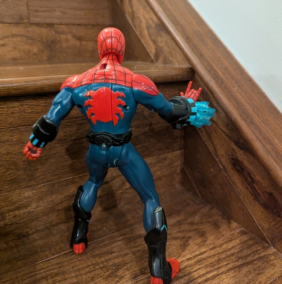 Marvel Ultimate Spider-Man Electro-Web Talking Action Figure 10", Hasbro 2012. - Picture 3 of 5